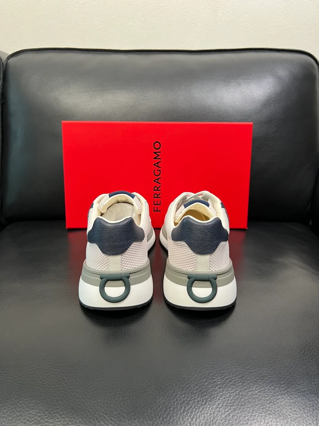 Men's shoes 💰820 Ferragamo High-quality top craftsmanship Ferragamo counters sell original factory configuration, imported original cowhide from Italy, imported water-dyed cow lining, soles: original factory special original soles are super comfortable, original factory and single goods, welcome to compare at the same time at the counter, code number 38-44 (customized 45 46)